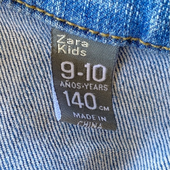 Zara super cute denim jean jacket. - Picture 2 of 8